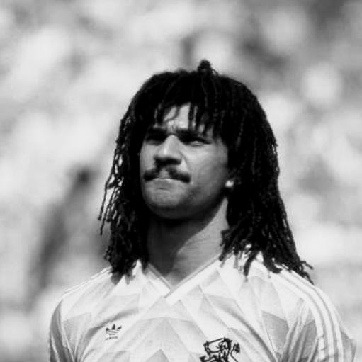 GULLIT 𝗘𝗙𝗢𝗢𝗧𝗕𝗔𝗟𝗟 𝗦𝗧𝗢𝗥𝗘 1️⃣