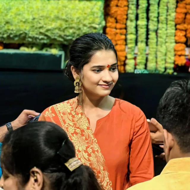 Hruta Durgule fan club
